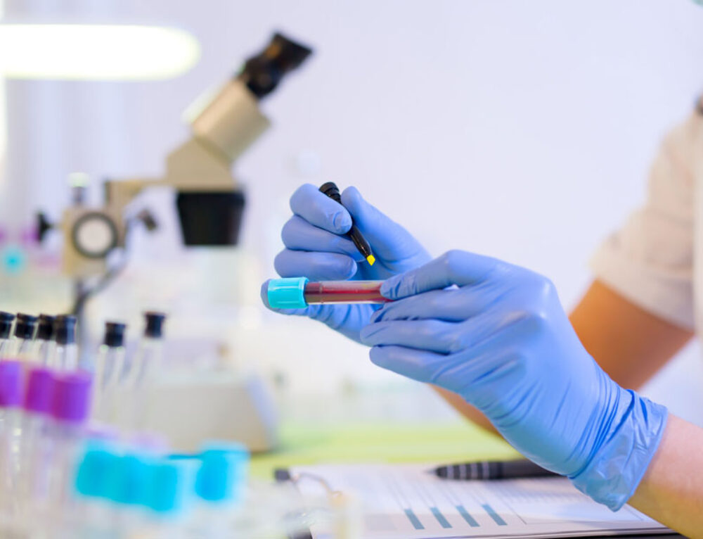 What is the difference between clinical laboratory and pathology